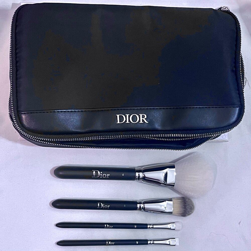 Dior makeup brush set and bag ( brushes n14, 11, 21 e 24 )